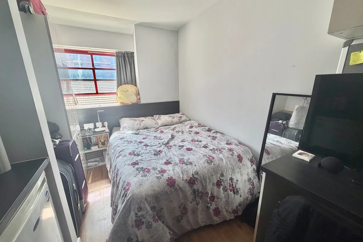 Flat Avalon Court in Nottingham