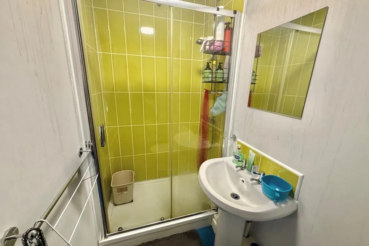 Flat Avalon Court in Nottingham