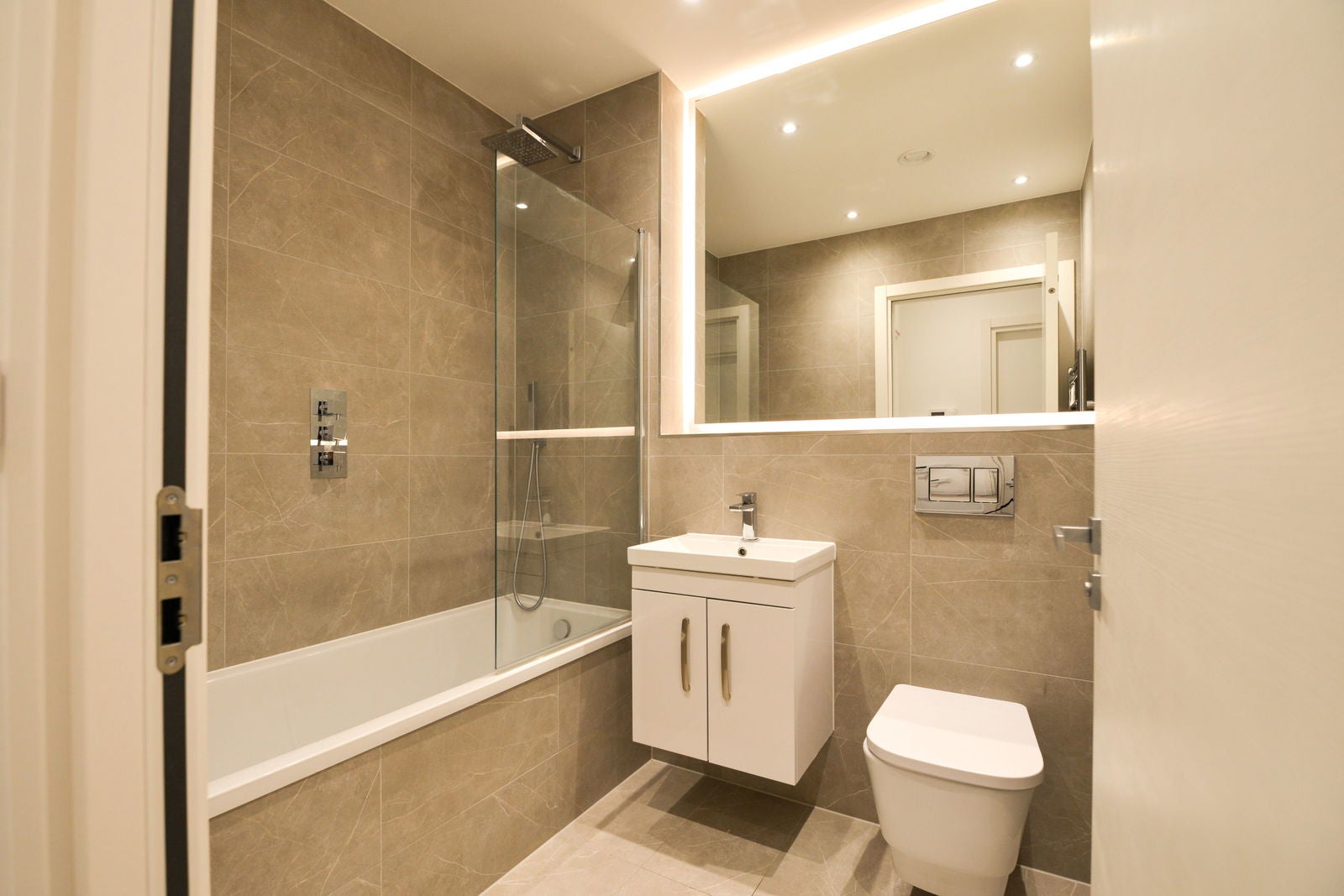 Flat Ladymead in Guildford