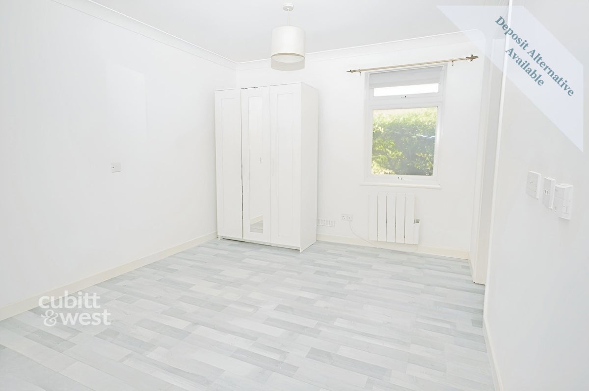 Flat Bryant Road in Strood