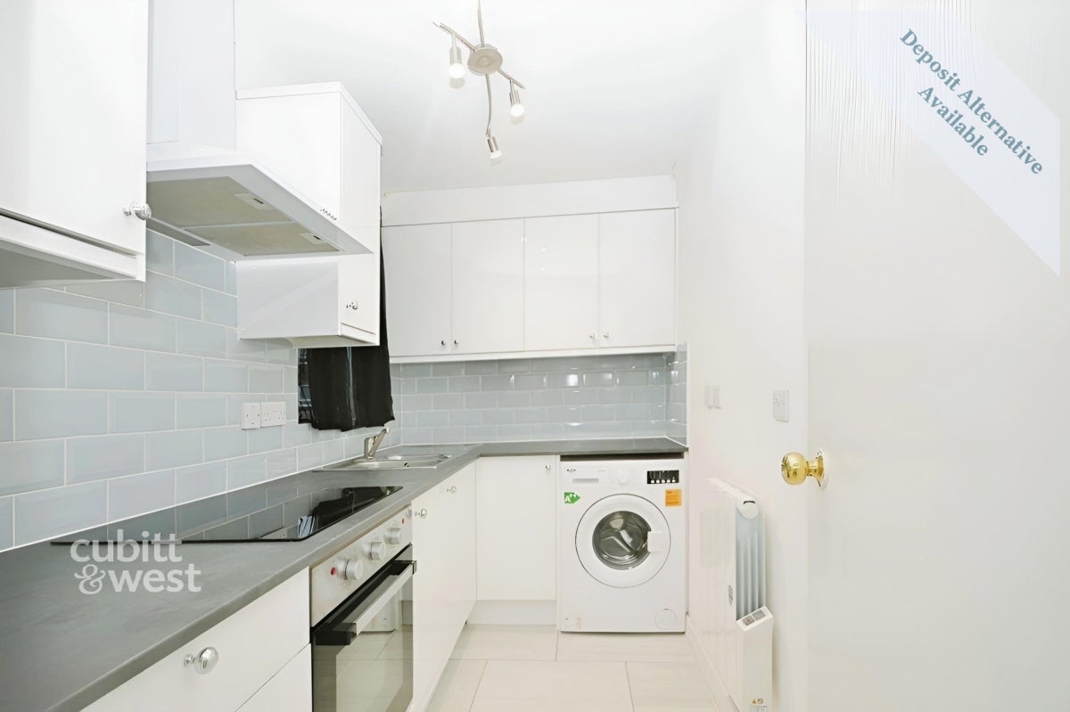 Flat Bryant Road in Strood
