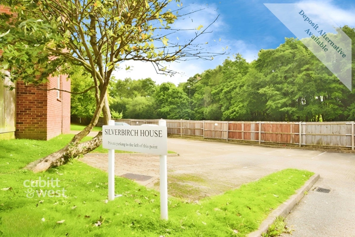 Flat Bryant Road in Strood