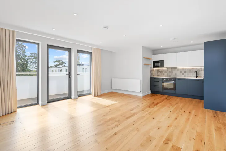 Flat Littleworth Road in Elmbridge