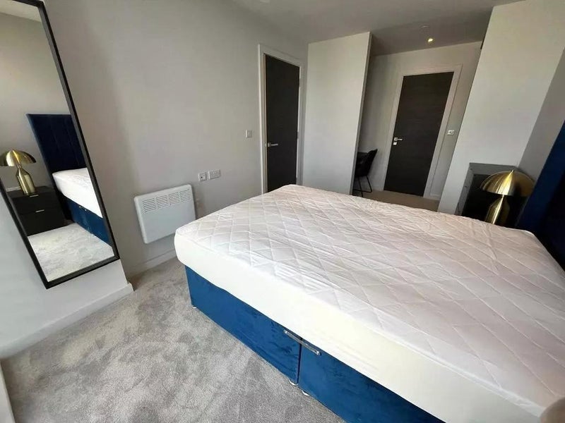 Room Trinity Way in Salford