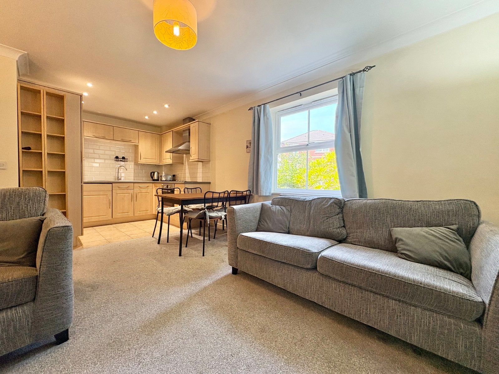 Flat Caraway Drive in Leeds