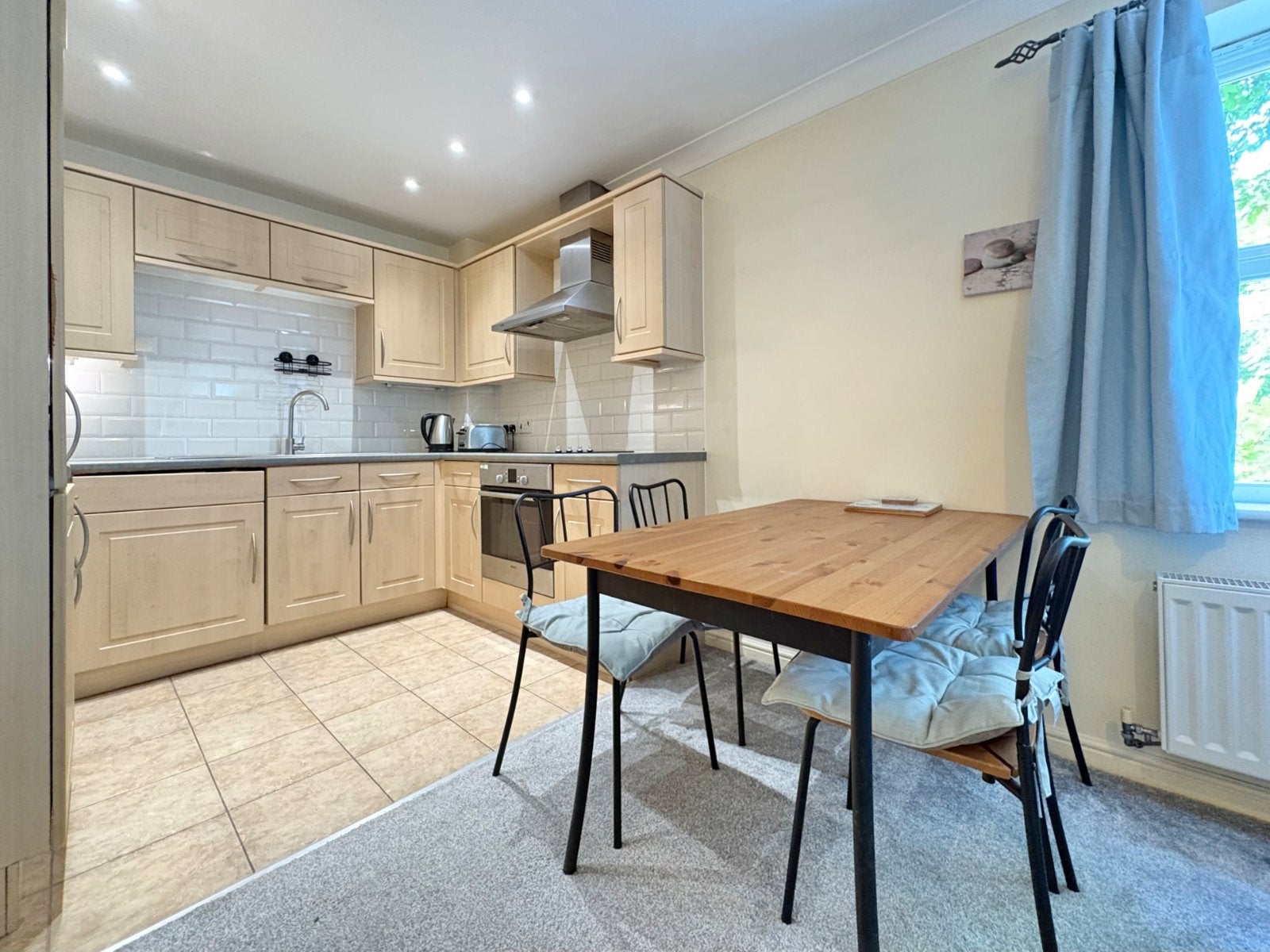 Flat Caraway Drive in Leeds