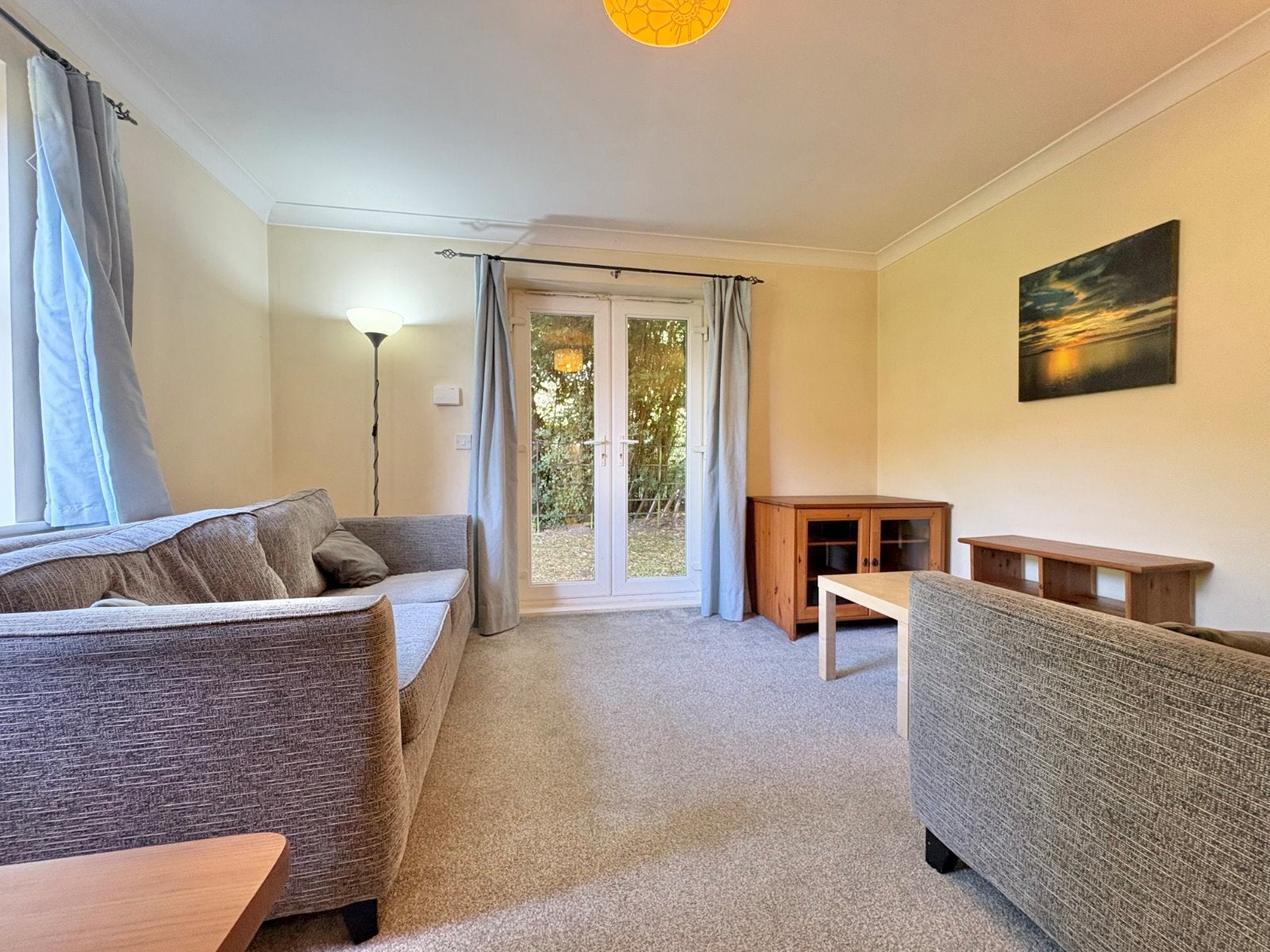 Flat Caraway Drive in Leeds