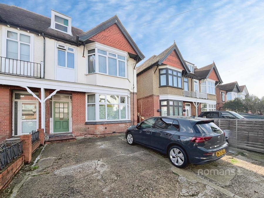 Flat Upton Road in Slough