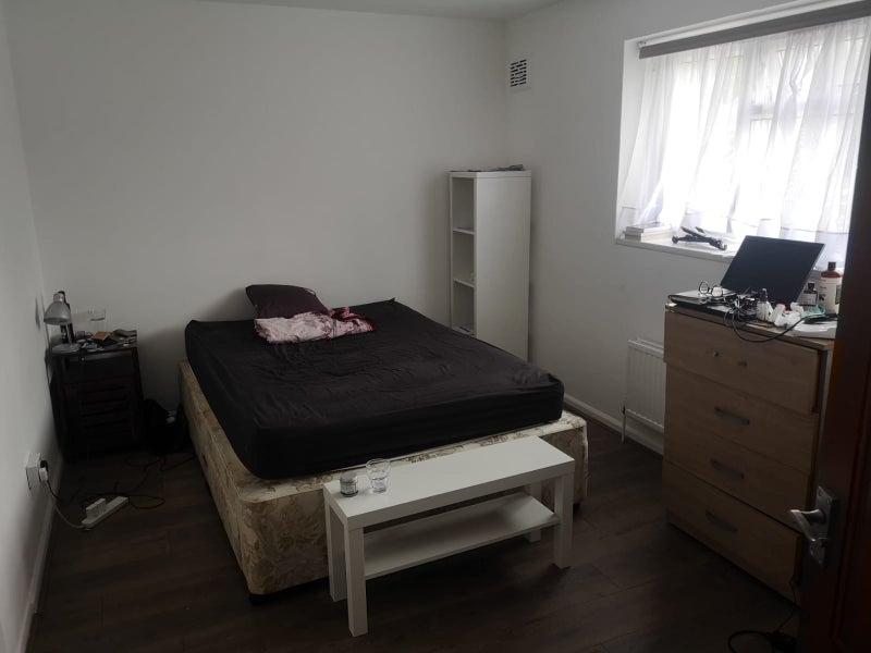 Room Chobham Road in Greater London
