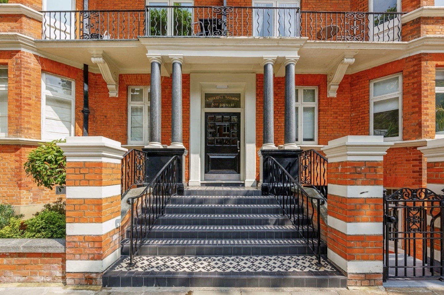 Flat Lauderdale Road in City of Westminster