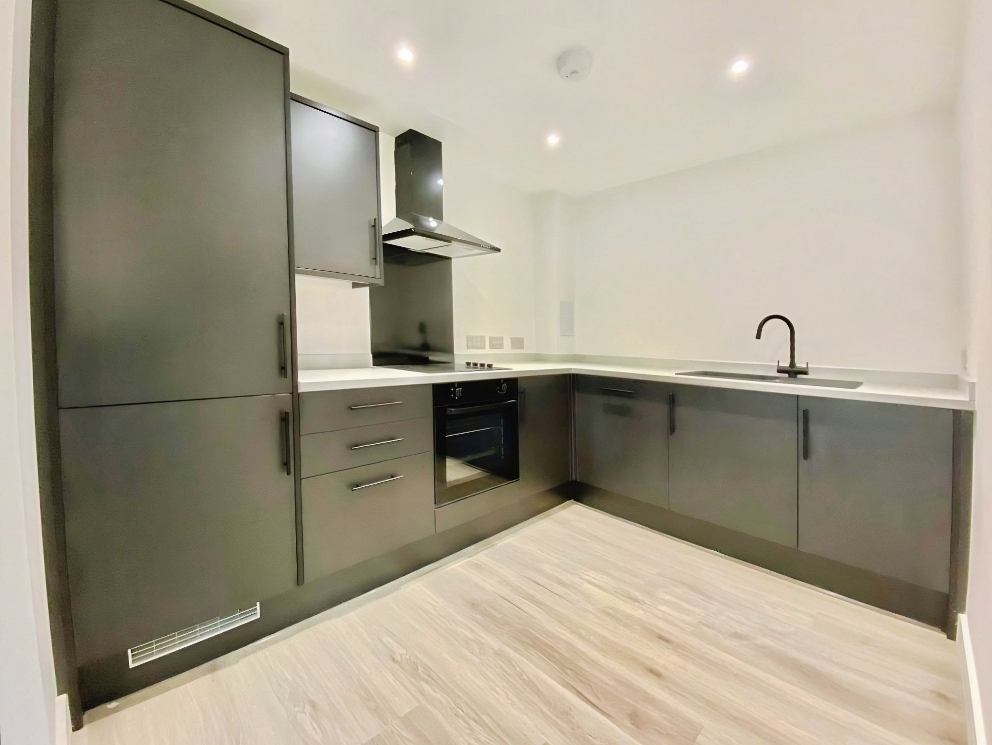 Flat Flamborough Close in Peterborough