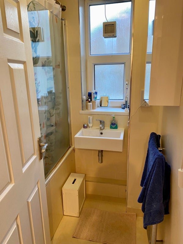 Room Cambalt Road in Greater London