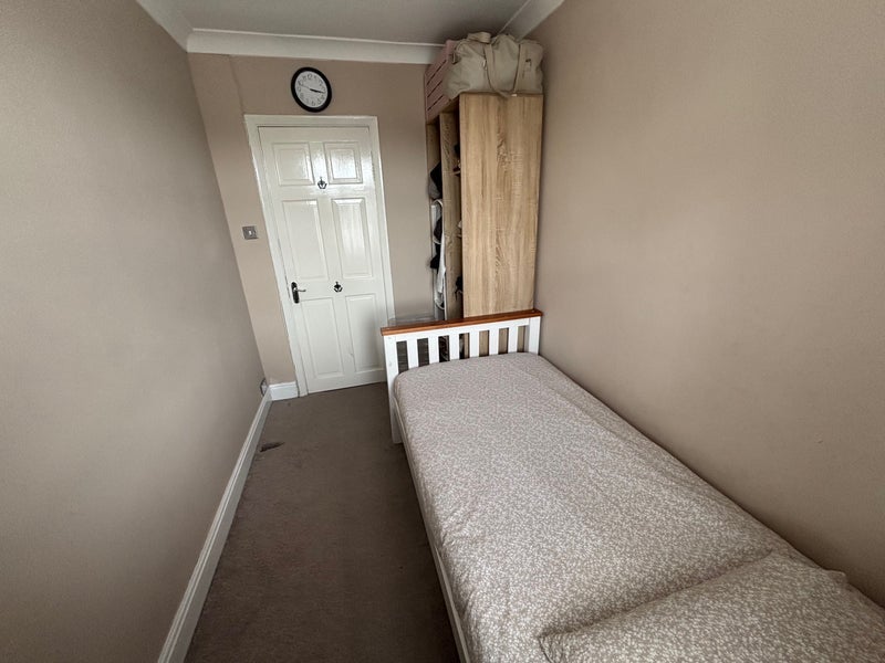 Room Stoke Poges Lane in Slough