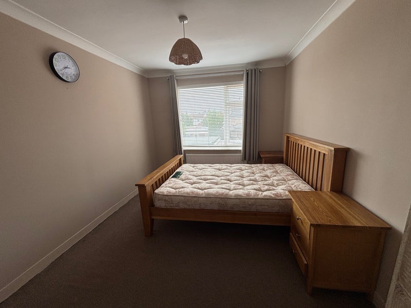 Room Stoke Poges Lane in Slough