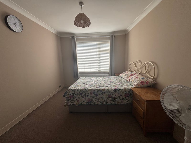 Room Stoke Poges Lane in Slough