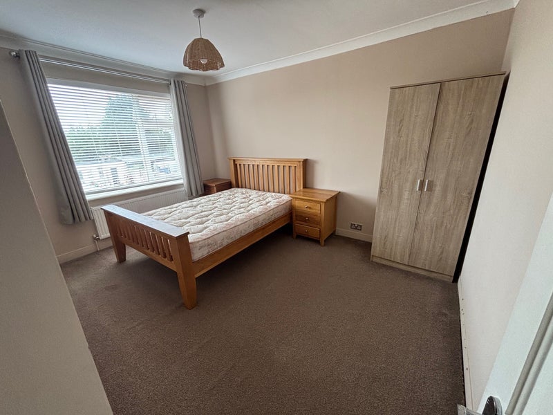 Room Stoke Poges Lane in Slough