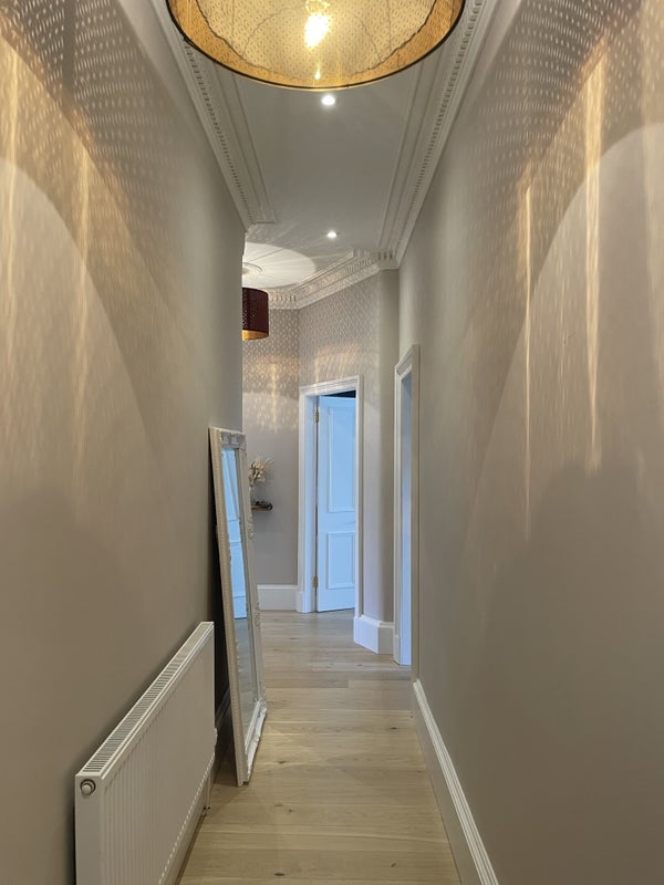 Room Carillon Road in Glasgow