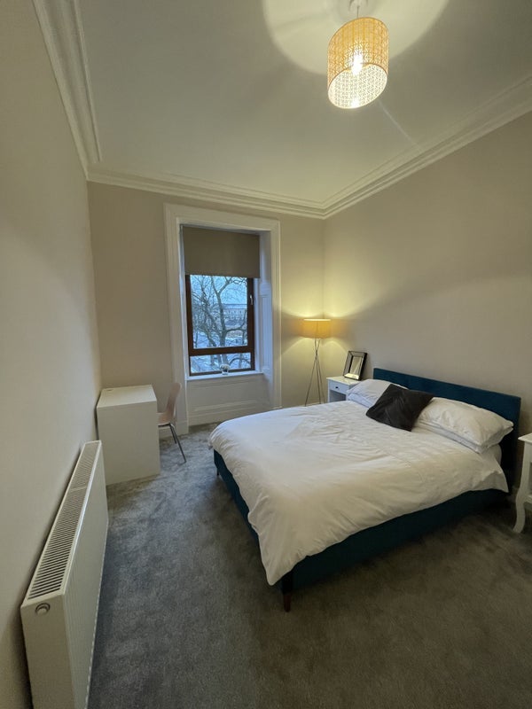 Room Carillon Road in Glasgow
