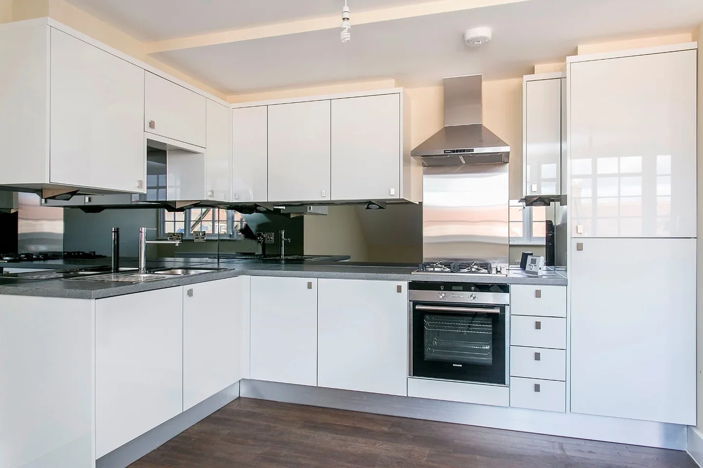 Flat Filey Avenue in Greater London