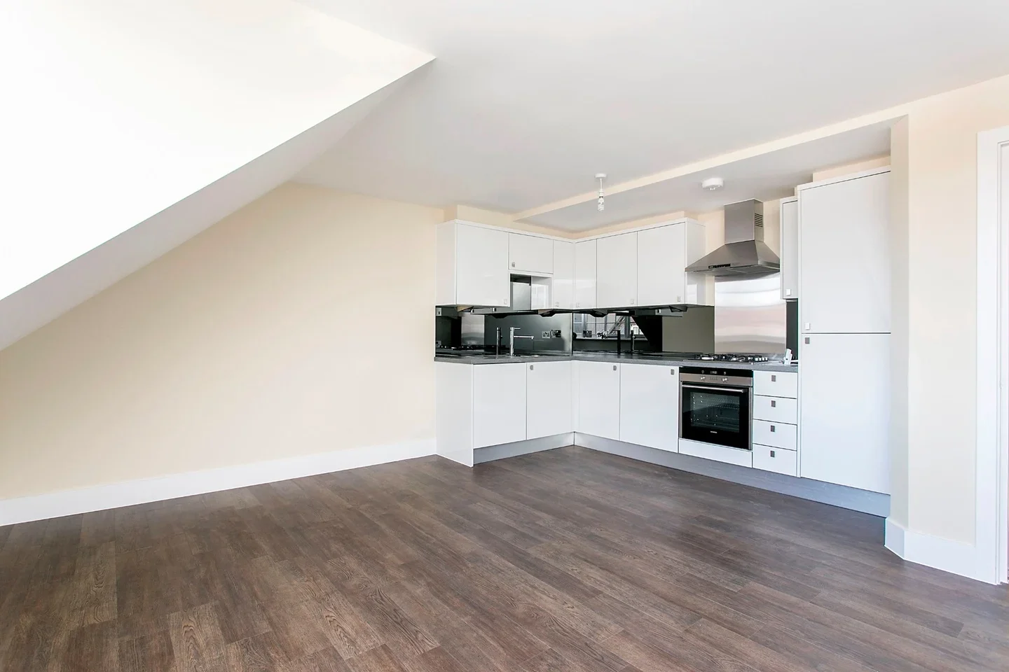 Flat Filey Avenue in Greater London