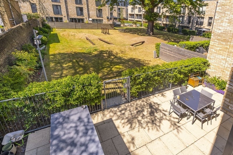 Room Helena Close in Greater London