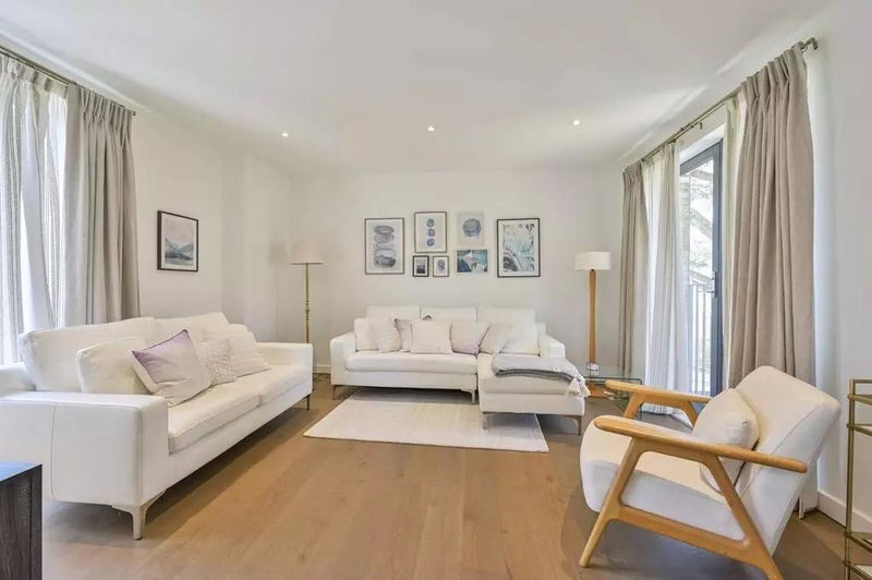 Room Helena Close in Greater London