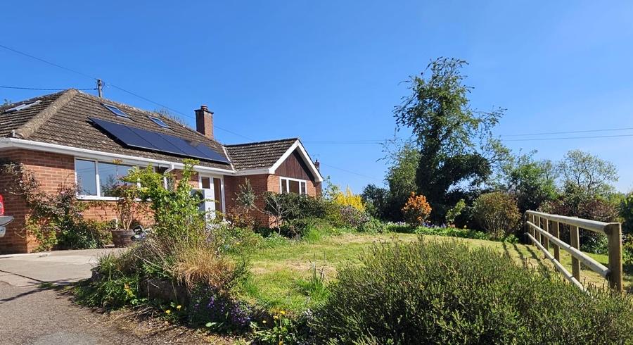 House Wrigglebrook Lane in Wormelow