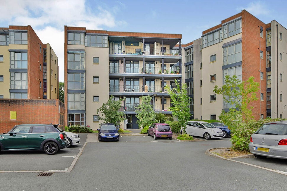 Flat Copper Place in Manchester