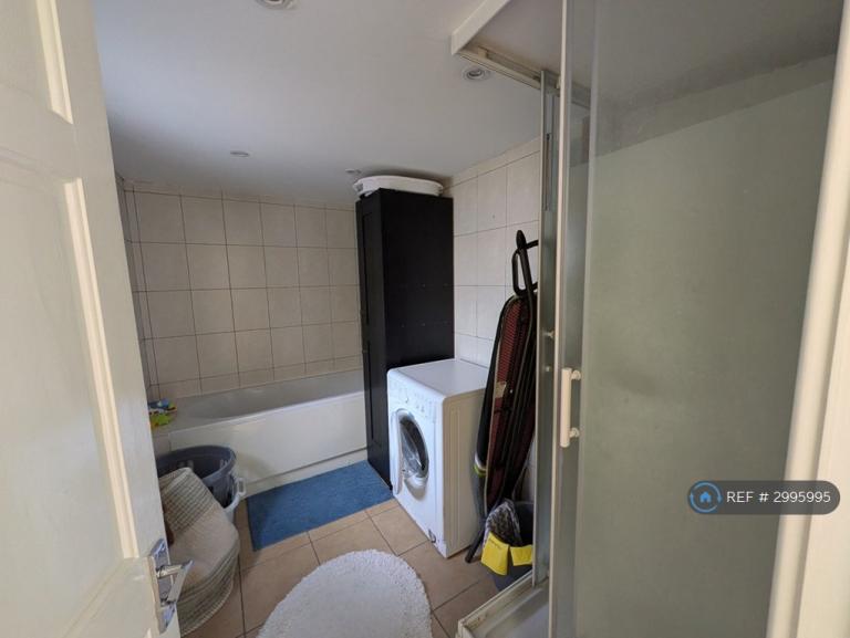 Room Winchcomb Road in Norwich