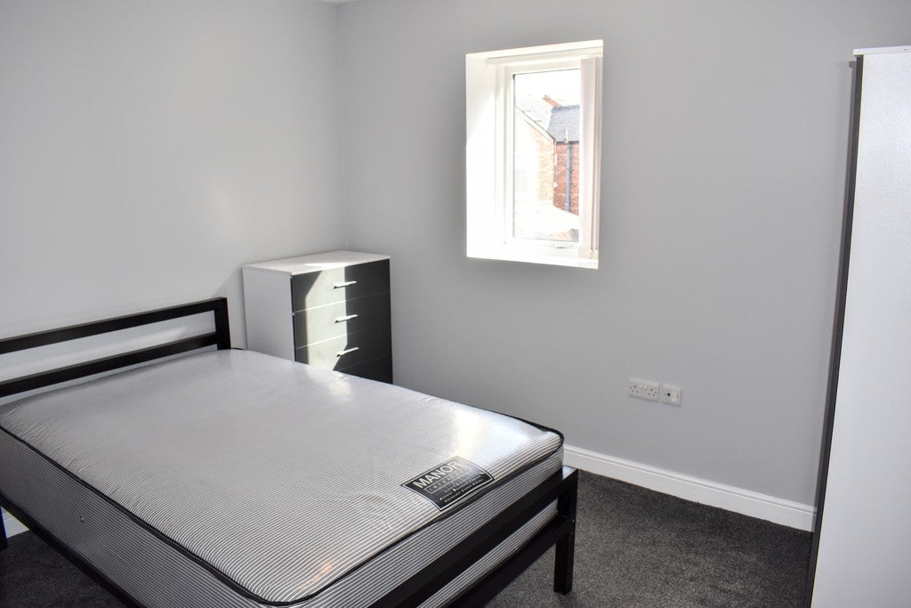 Flat Carill Drive in Manchester