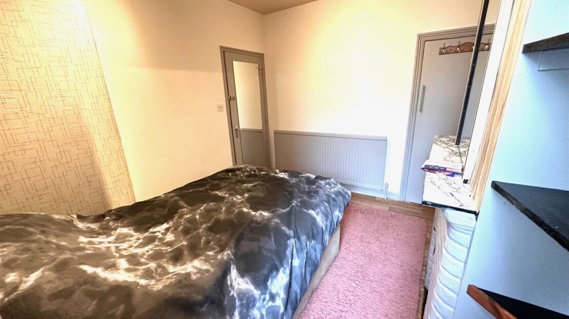Room Albert Road in Greater London