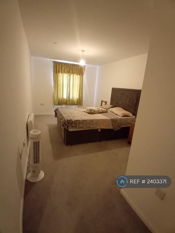 Room Sayers Way in Greater London