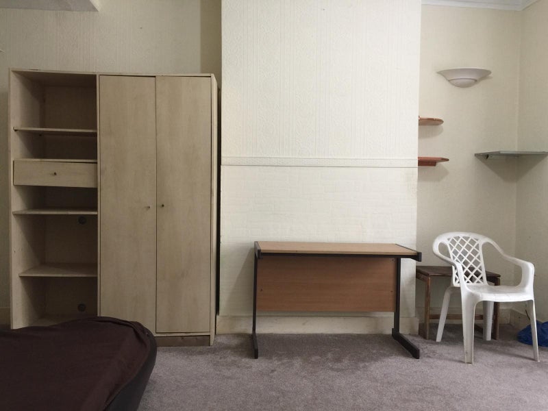 Room Sherrard Road in Greater London