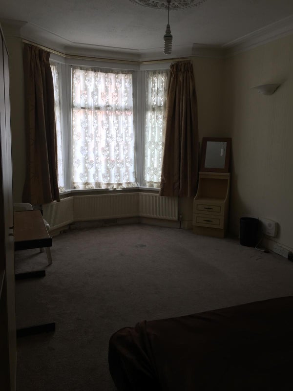 Room Sherrard Road in Greater London
