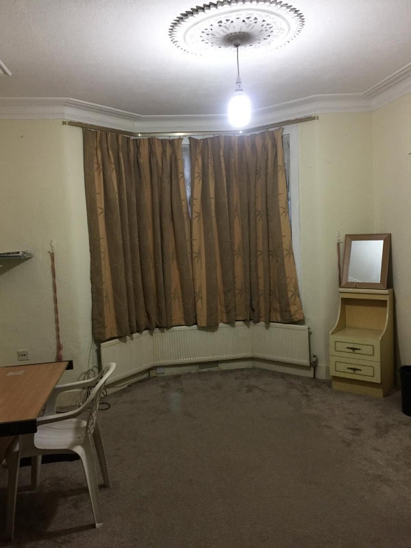 Room Sherrard Road in Greater London