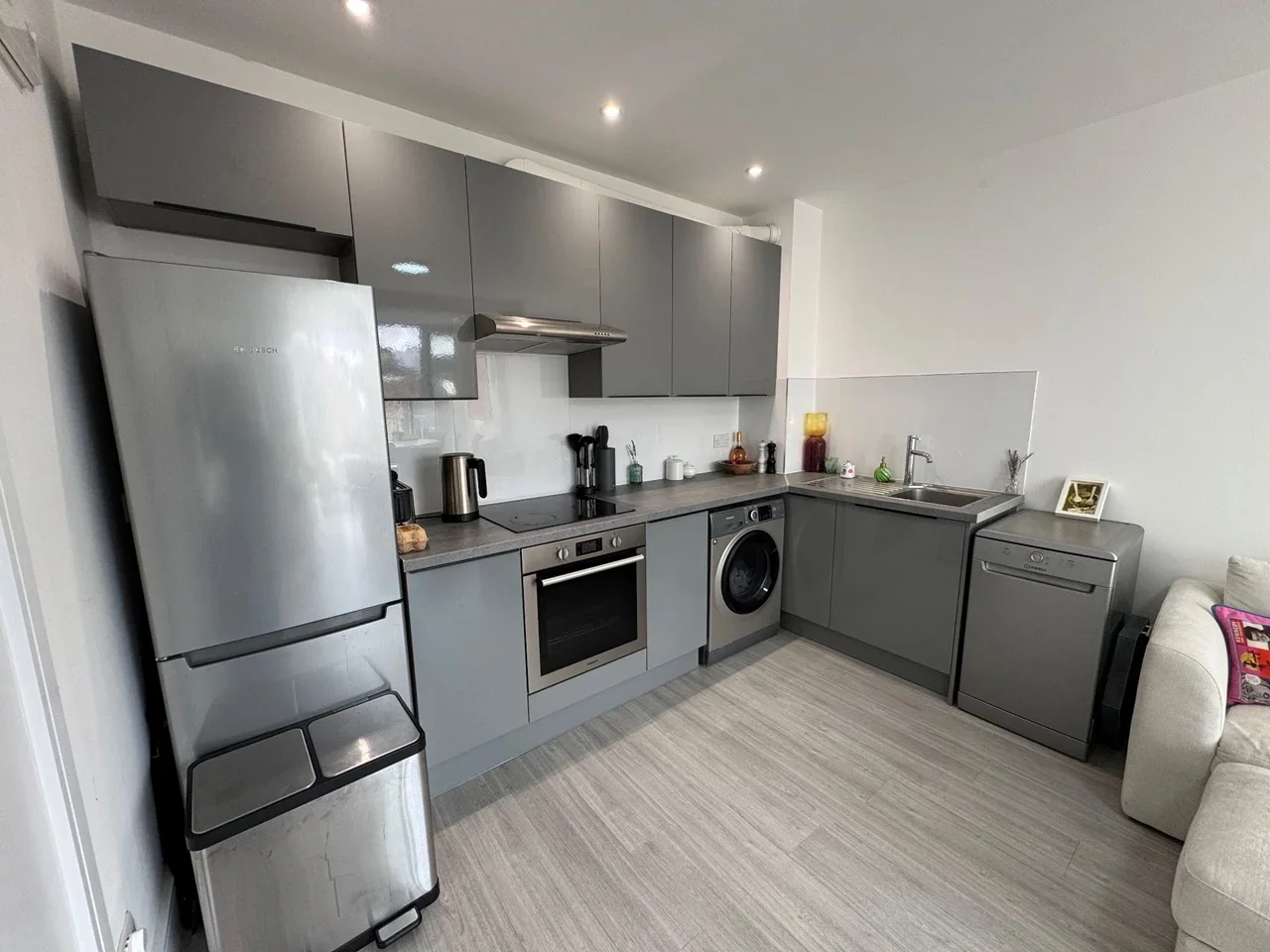 Flat Warwick Road in Greater London