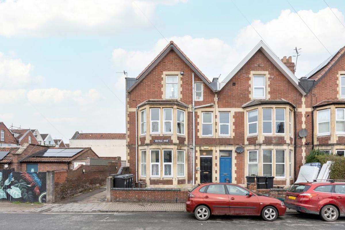 Flat Greville Road in Bristol