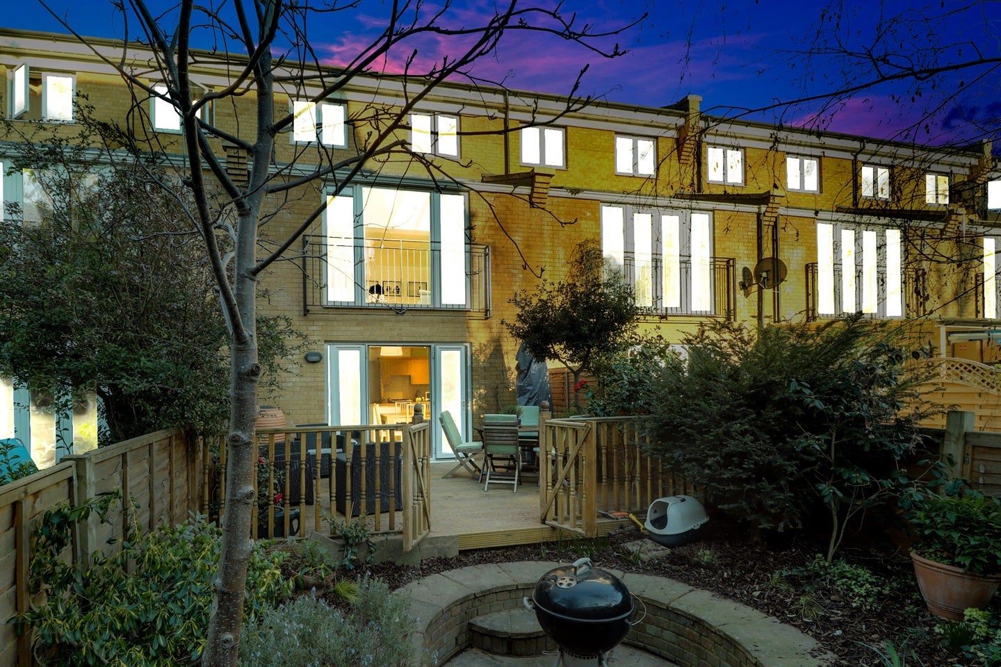 House Edgar Wallace Close in Greater London
