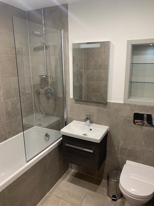 Room Olympic Way in Greater London