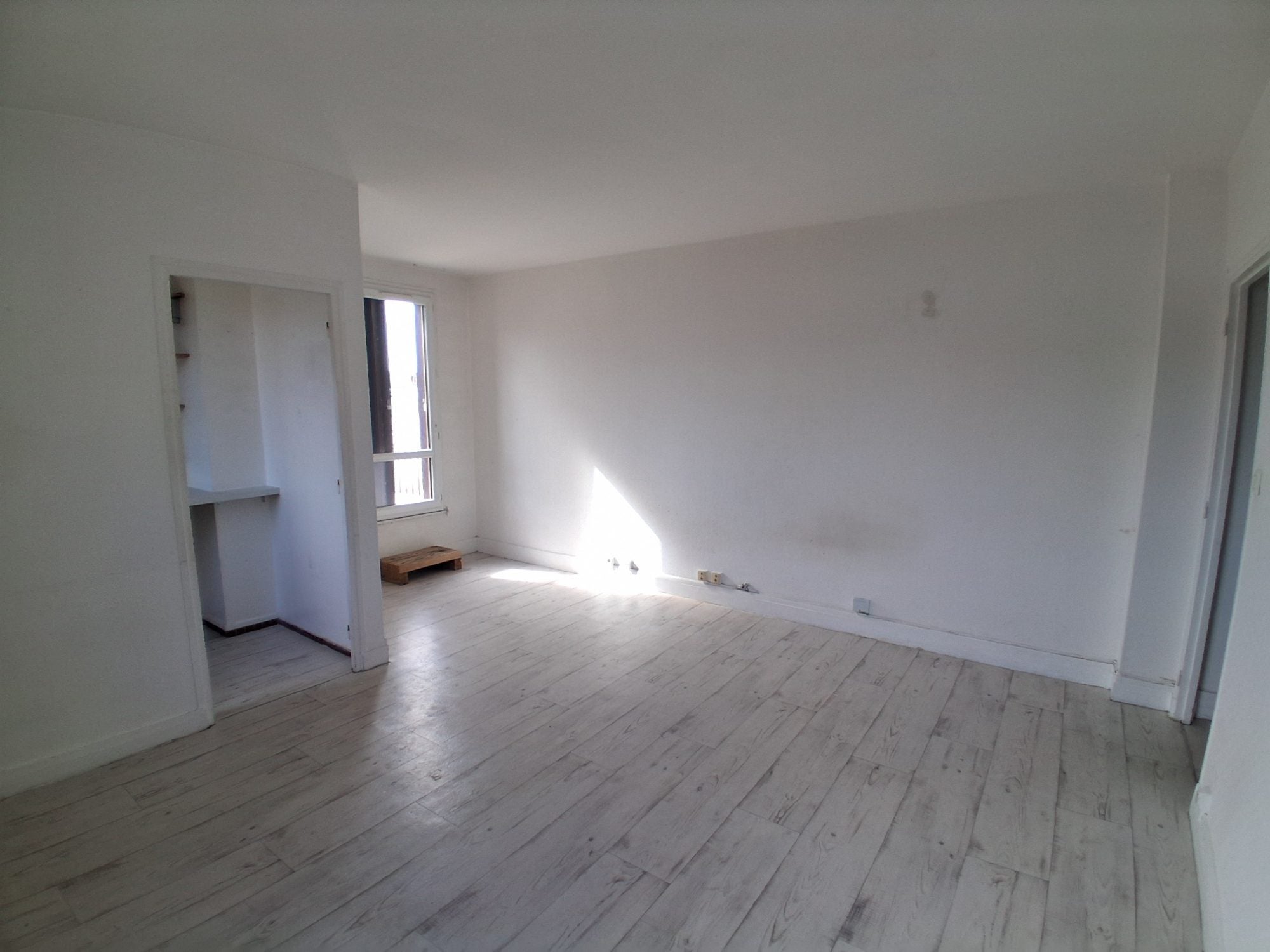 Flat Rue de la Folie Regnault in Paris