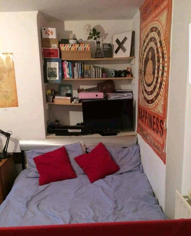 Room Cranfield Road in Greater London