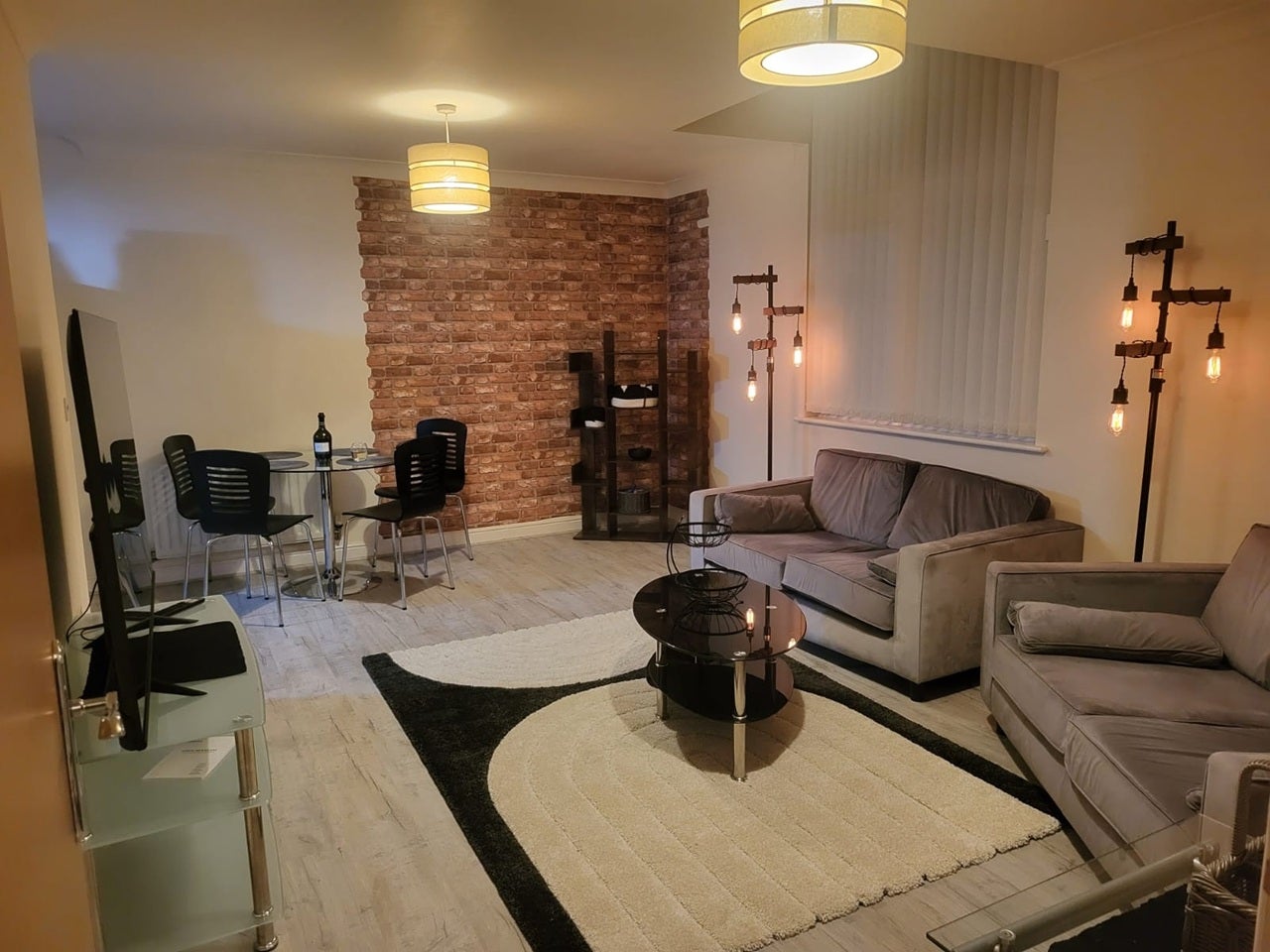 Room Yew Street in Manchester