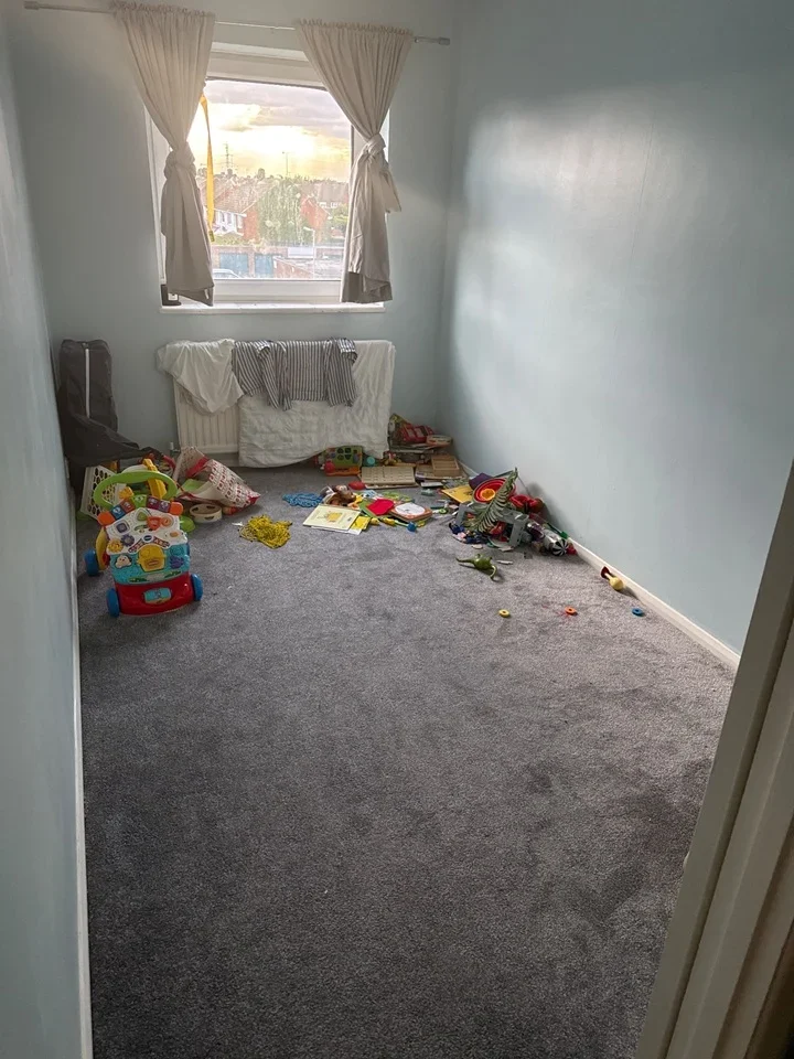 Flat Fairfield Road in Dunstable