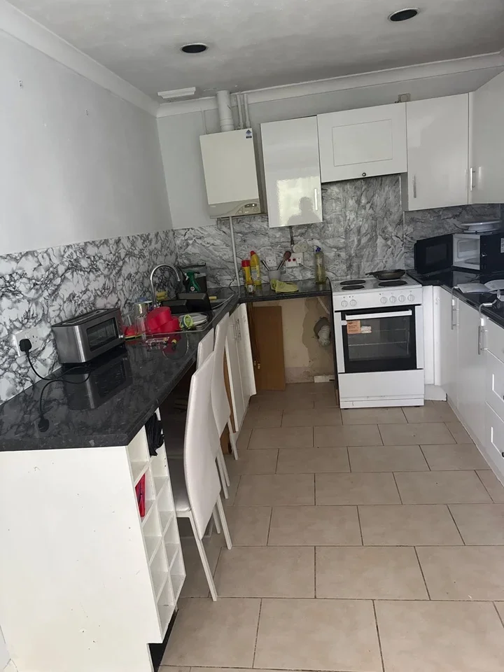Flat Fairfield Road in Dunstable