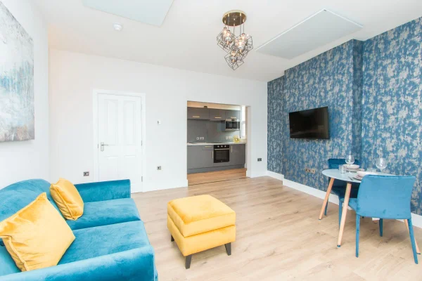 Flat Coldharbour Road in Bristol