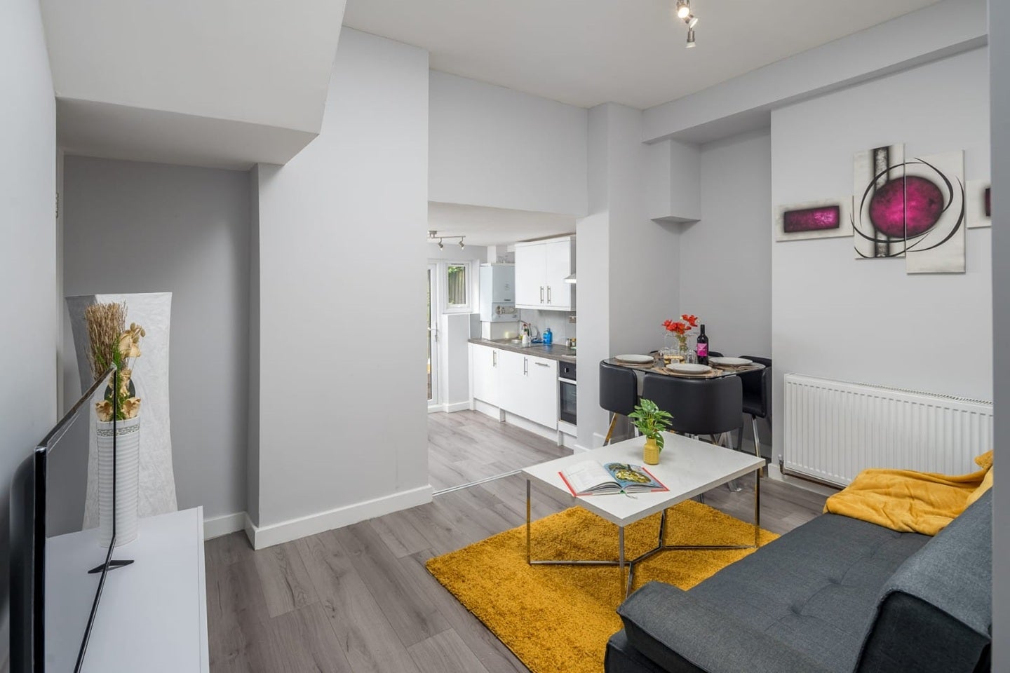 Flat Caedmon Road in Greater London