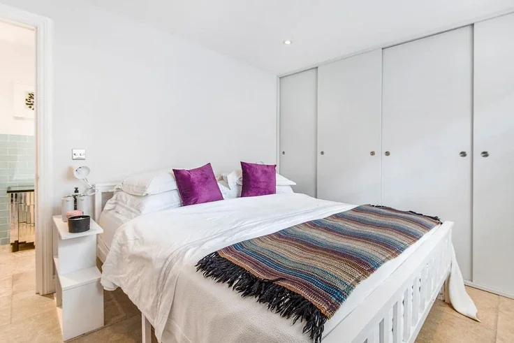 Flat Chepstow Place in City of Westminster