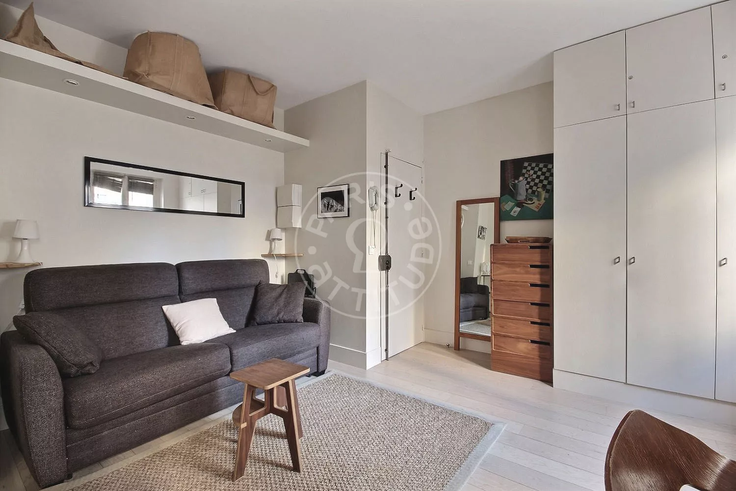 Flat Rue des Chantiers in Paris