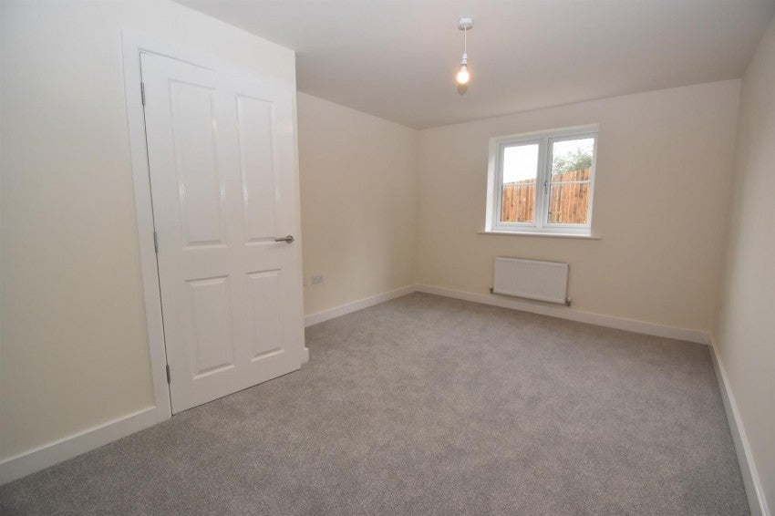 Flat Martin Drive in Kenilworth