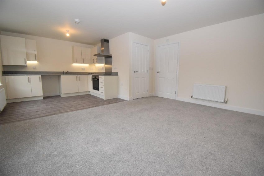 Flat Martin Drive in Kenilworth